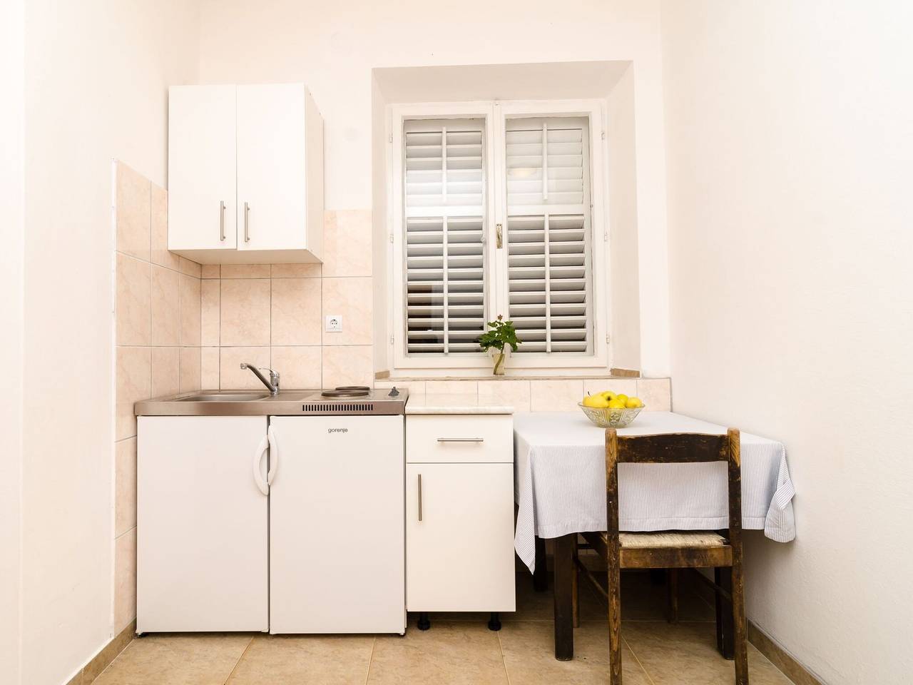 Ganze Wohnung, Guest House Kiko - Apartment with Balcony in Pomena, Mljet