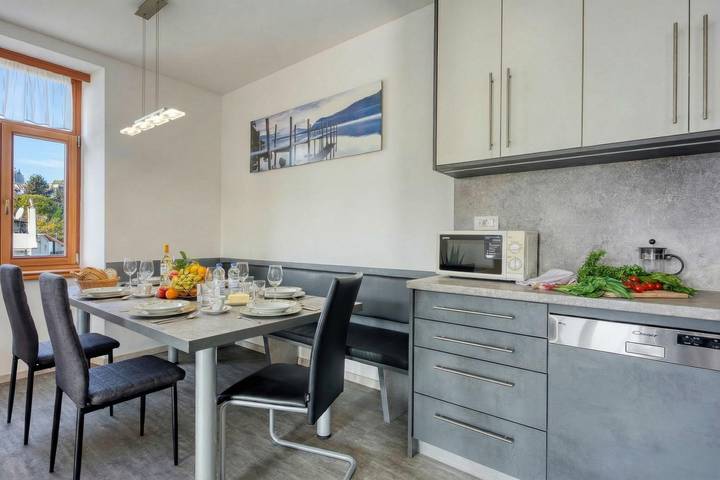 Gîte pour 6 personnes, avec vue sur l’océan et balcon, adapté aux familles à Piran - 2