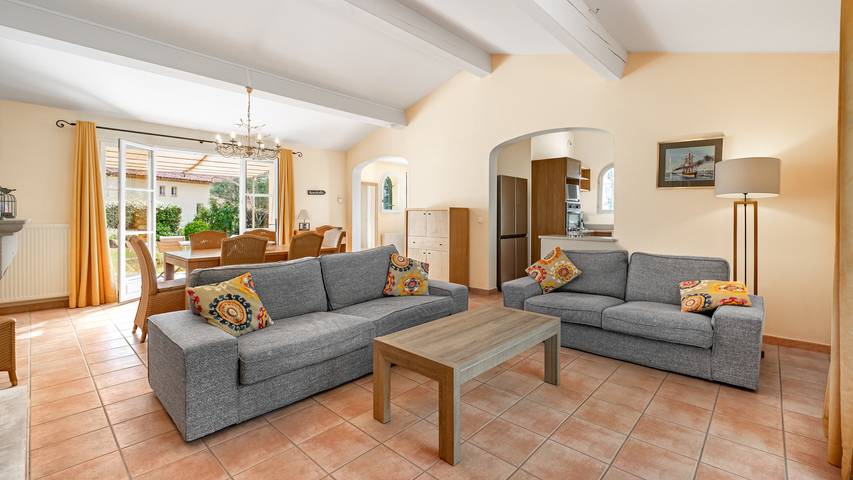 Location de vacances pour 6 personnes, avec terrasse ainsi que jardin et jacuzzi à La Motte - 3