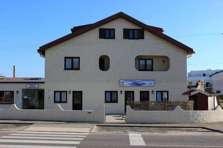 Maison d’hôte pour 3 personnes, avec Jardin à Baleal