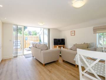 Log Cabin for 2 People in Fulletby, Lincolnshire Wolds AONB, Photo 3