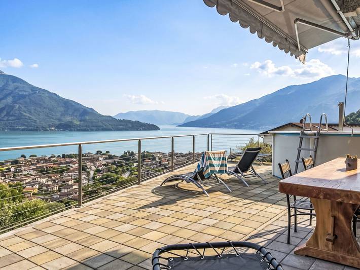 Gîte pour 5 personnes, avec Balcon et Terrasse ainsi que Jardin et Vue sur le lac à Vercana - 3