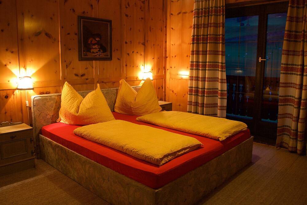 Großzügig angelegtes Ferienhaus inmitten der Schönheit der Osttiroler Natur in Kals am Großglockner, Bezirk Lienz