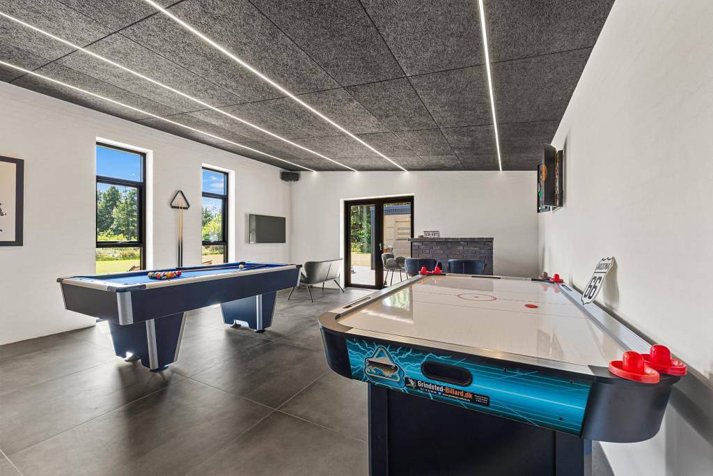 Einzigartiges Aktivitätenhaus mit Außen-Spa und Außensauna in Henne, Filsø See