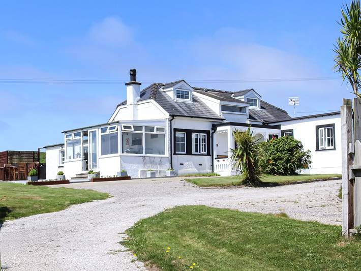 Holiday rental for 7 people, with garden in Aberdaron