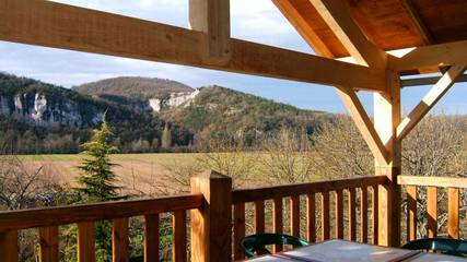 Gîte pour 3 personnes, avec jardin à Tour-de-Faure