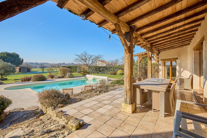 Maison de vacances pour 9 personnes, avec Terrasse ainsi que Jardin et Piscine à Montpeyroux
