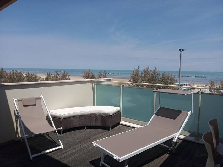 Appartamento per 5 persone, con Balcone e Terrazza nonché Giardino e Panorama a Senigallia