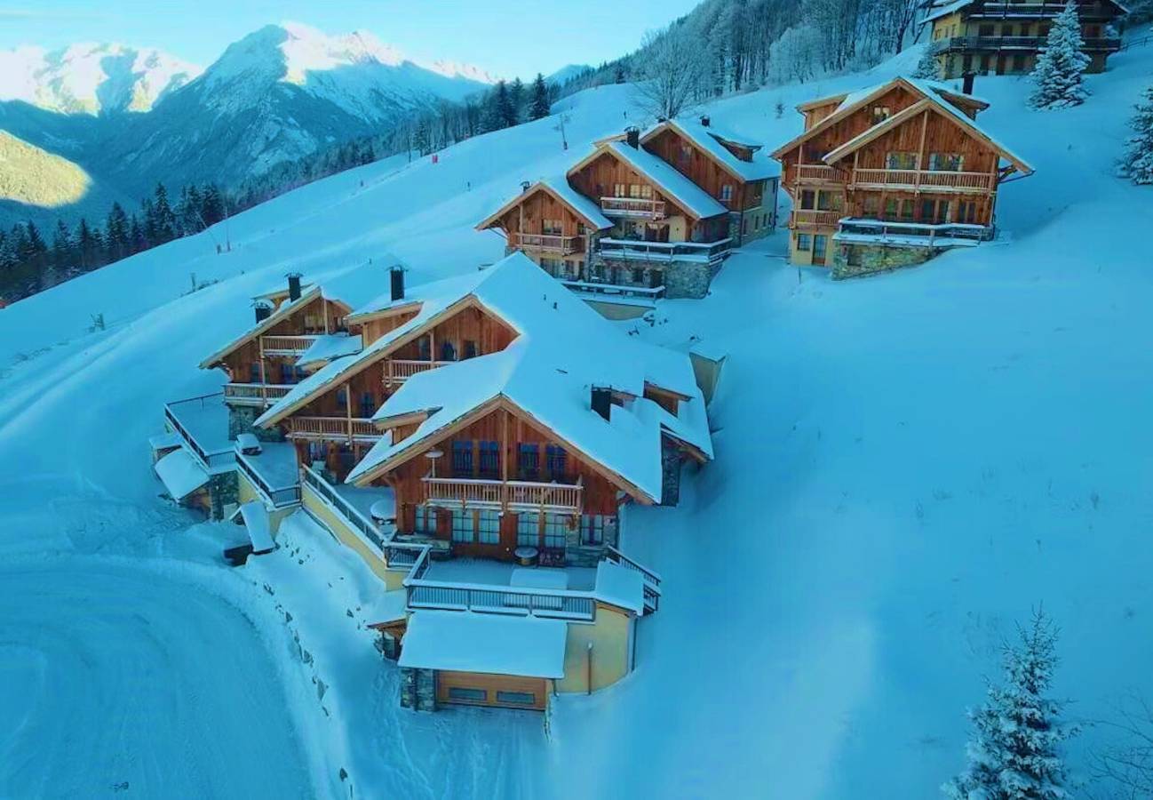 Geheel appartement, Appartement 'Appartement Luxe 5 Étoiles Parnasse' met Uitzicht op de Bergen, Privéterras en Wifi in Villard-Reculas, Écrins Nationaal Park