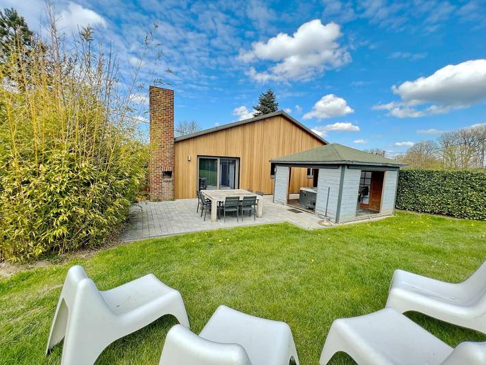 Vakantiehuis voor 8 personen, with Terras and Whirlpool as well as Tuin and Sauna in Somme-Leuze
