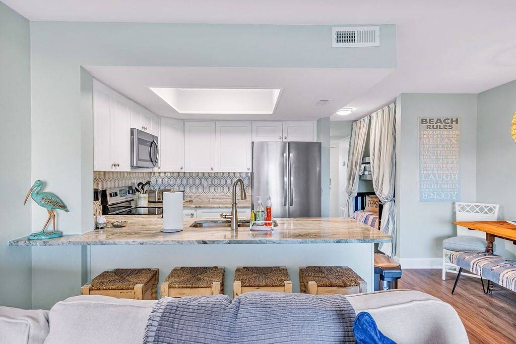 Ganze Wohnung, Recently renovated condo with beautiful view in perfect location. in Surf City, Topsail Island