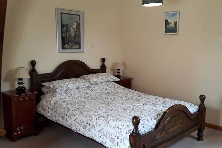 Gîte pour 4 personnes, avec piscine ainsi que jardin et terrasse à Parçay-les-Pins - 2