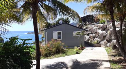 Gîte pour 4 personnes, avec terrasse et jardin, animaux acceptés en Guadeloupe