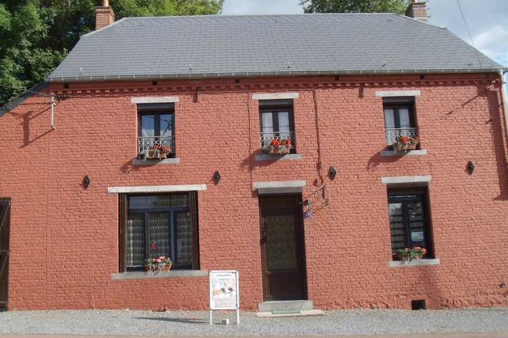 Chambre d’hôte pour 2 personnes, avec Terrasse et Jardin à Hestrud