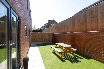 Holiday Rental for 4 People in Merseyside, Photo 3