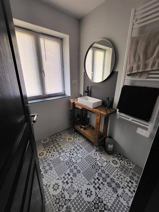 One-Bedroom House in Yvré-l'Évêque, Sarthe