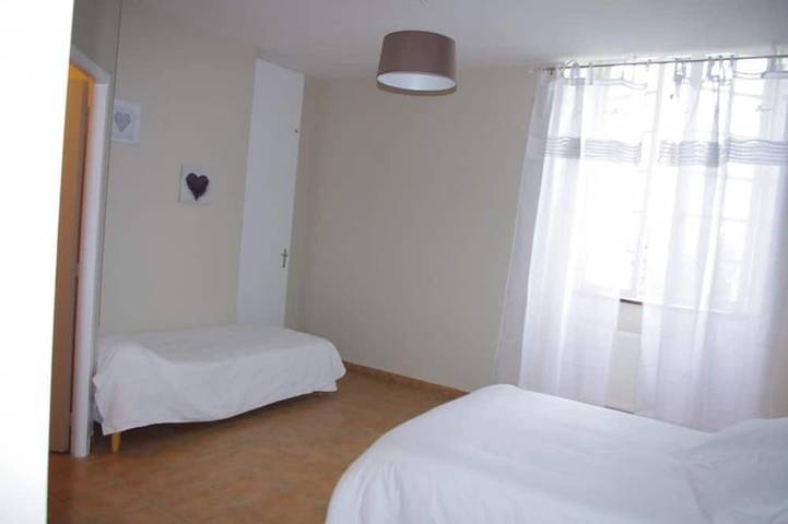 Location de vacances pour 5 personnes, avec jardin à Rimons - 4