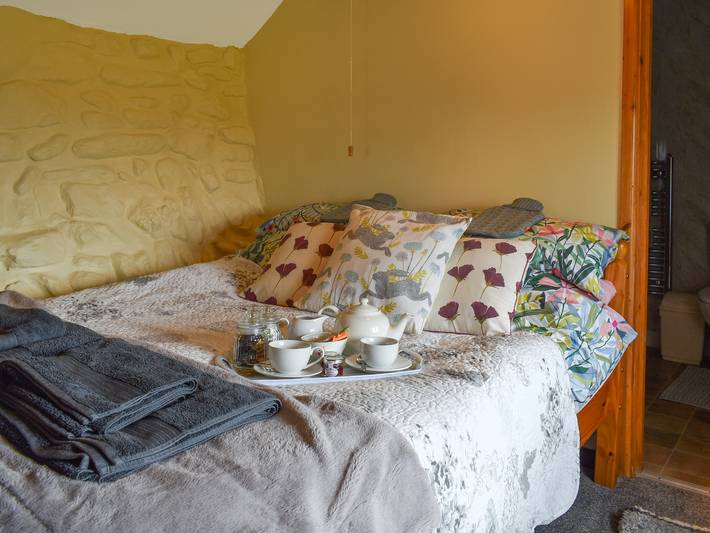 Cottage for 2 people, with garden, with pets in St. Breward