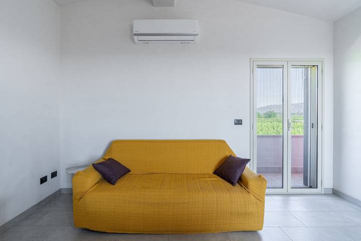 Appartamento intero, Villa Caterina con Vista Montagna, Wi-Fi e Aria Condizionata in Solarino, Siracusa e dintorni