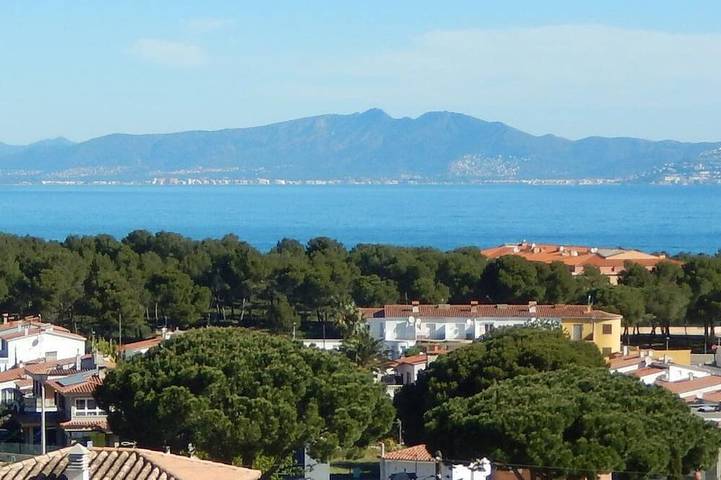 Maison de vacances pour 8 personnes, avec balcon et jacuzzi à L'Escala