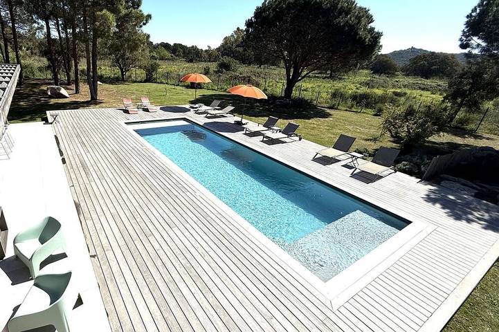Villa pour 12 personnes, avec terrasse et jardin dans Cala Rossa