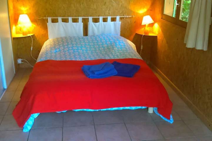 Gîte pour 5 personnes, avec terrasse ainsi que jardin et piscine à Marquay - 3