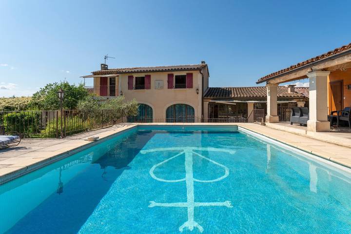 Location de vacances pour 10 personnes, avec jardin à Robion - 2