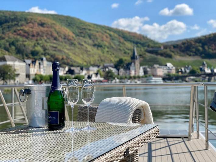 Boot für 4 Personen, mit Terrasse und Ausblick an der Mosel - 4