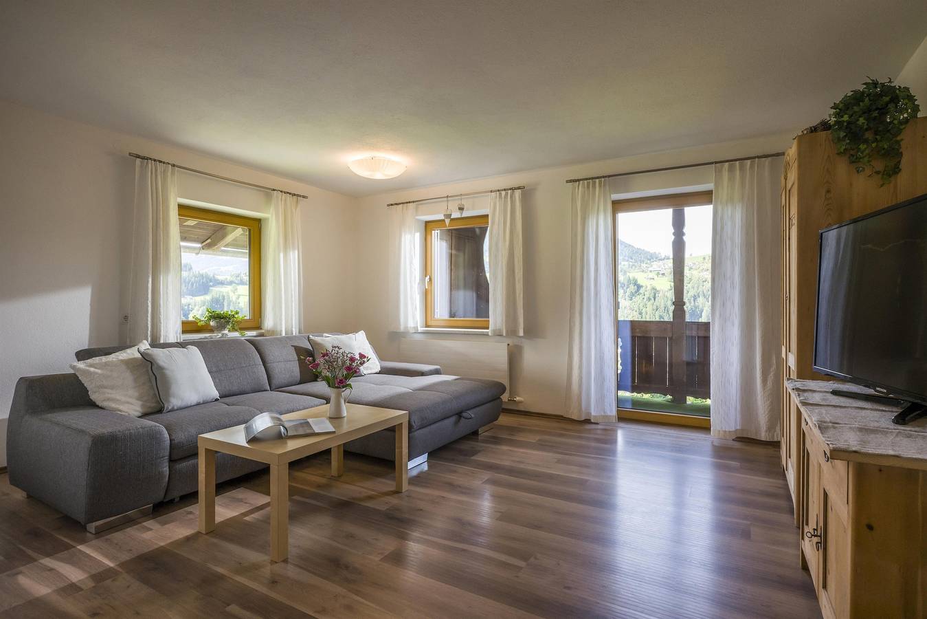 Geheel vakantieappartement, Appartement, toilet en bad/douche gescheiden, 2 slaapkamers in Hopfgarten im Brixental, Kaisergebirge