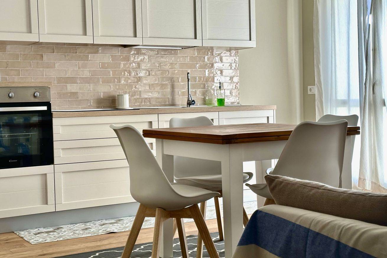 Ganze Wohnung, Ferienwohnung für 5 Personen mit Balkon/Terrasse in Balneare Antonio, Porto Recanati