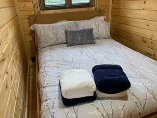Immaculate cabin 5 mins to Inverness dogs welcome in Highlands