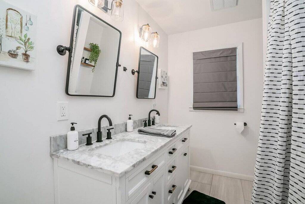 This house is a 4 bedroom(s), 1.5 bathrooms, located in Wichita, Ks. in Wichita, Kansas