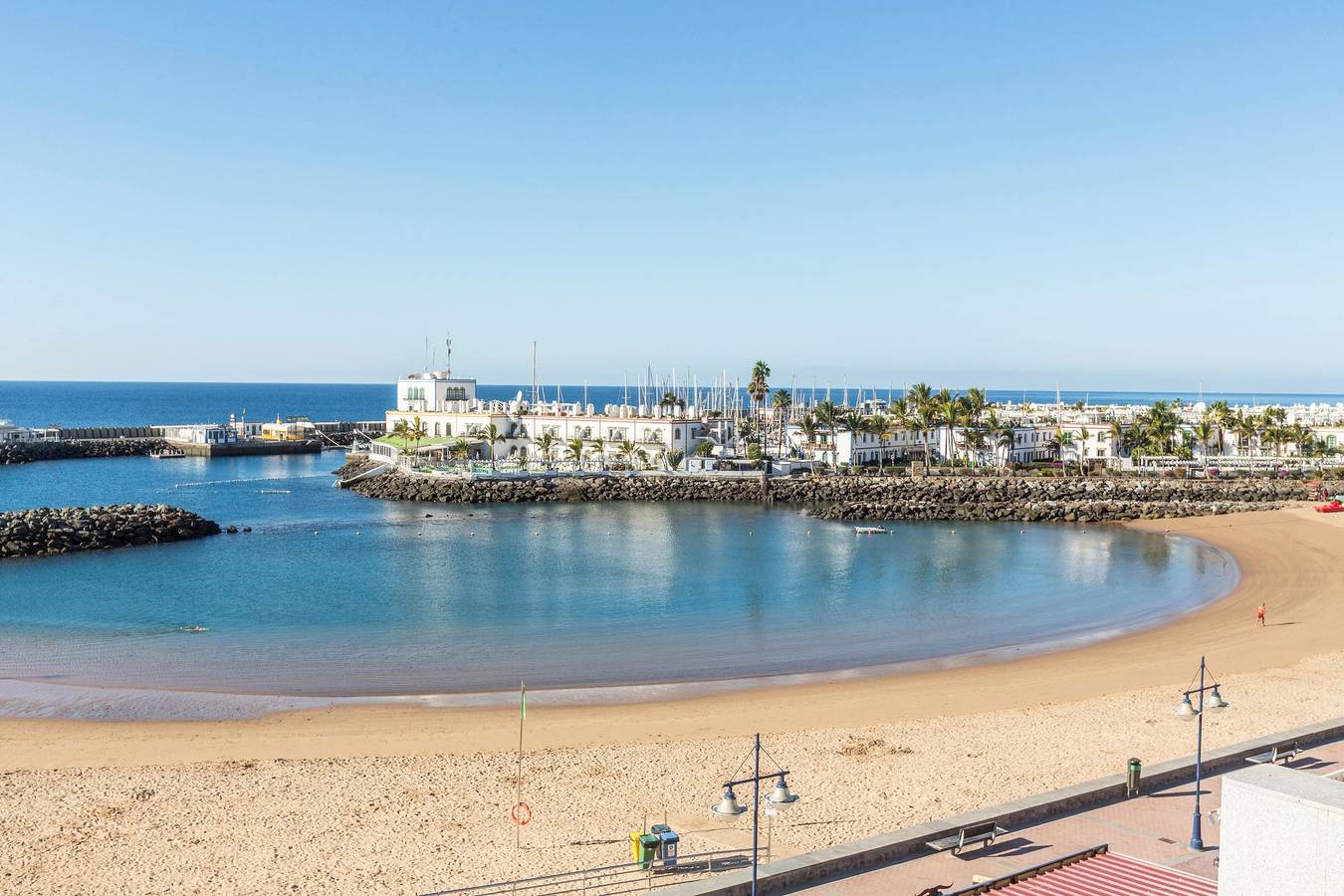 Geheel appartement, Appartement "Teresita Mogamar Beachfront" naast het strand met uitzicht op zee in Puerto de Mogan, Lomo Quiebre
