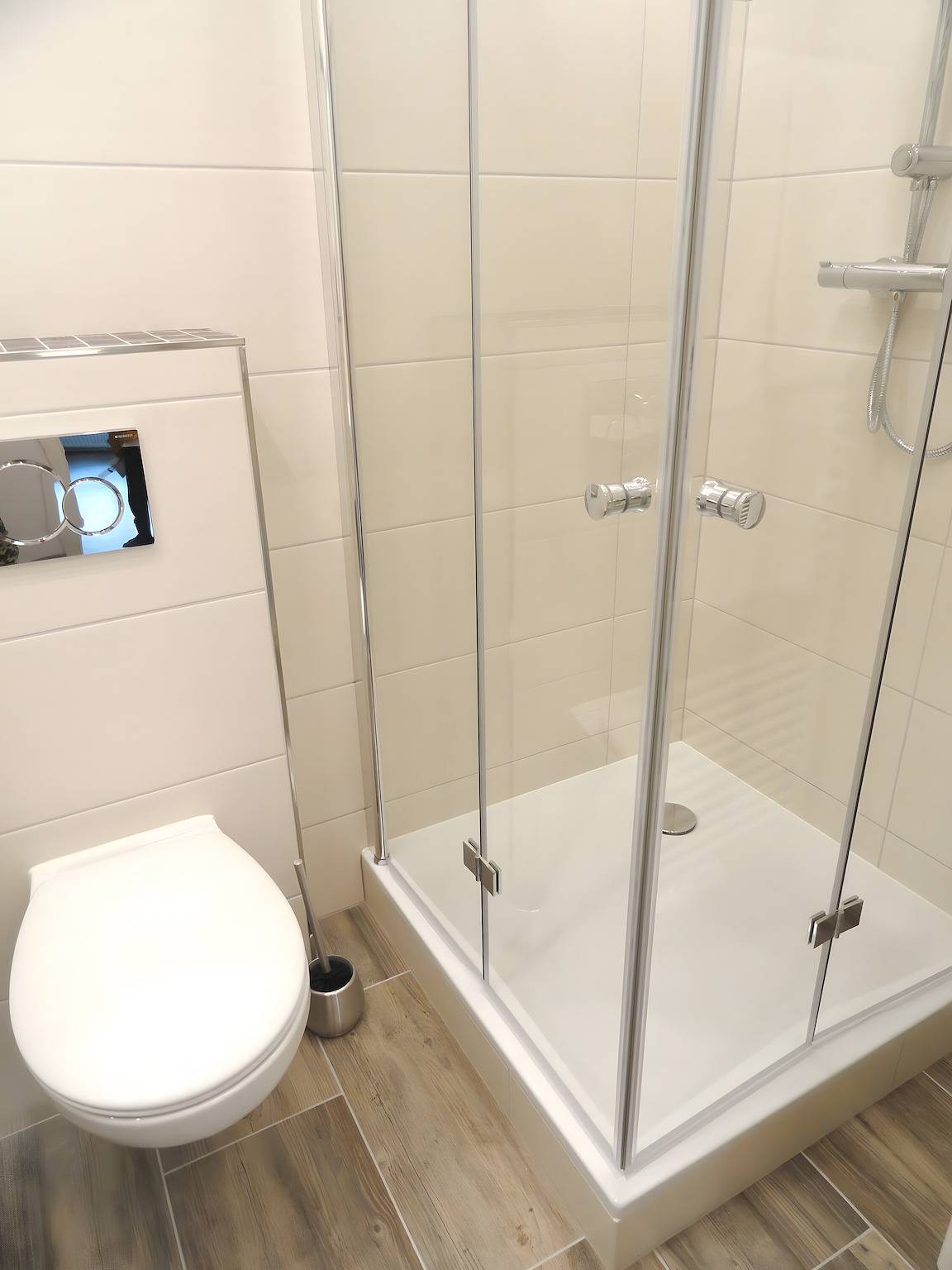 Ganze Wohnung, Ferienwohnung 'Karins Pension Zimmer 4' mit Wi-Fi in Lampertheim, Bergstraße