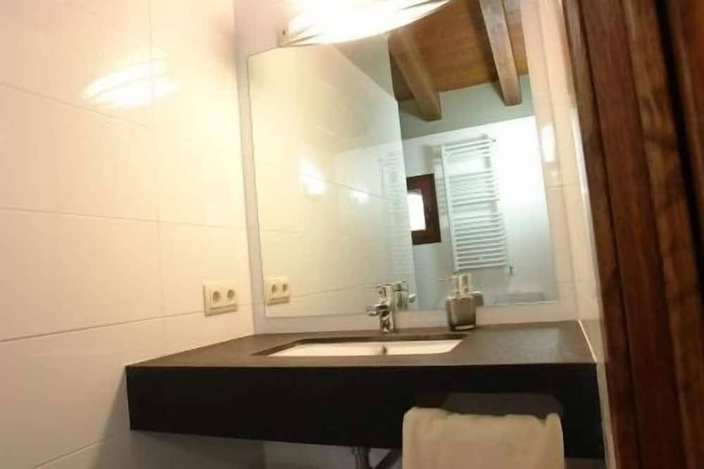 Rural apartment Mas d'Aravó for 5 people in Bolvir, Catalan Pyrenees