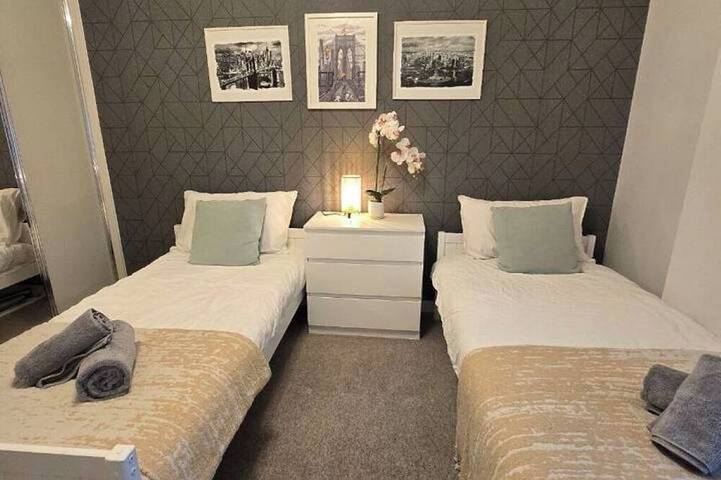 Entire apartment, Modern 2-Bedroom Apartment in Birmingham city centre – Sleeps 6 + Free Parking in Birmingham, Birmingham Area