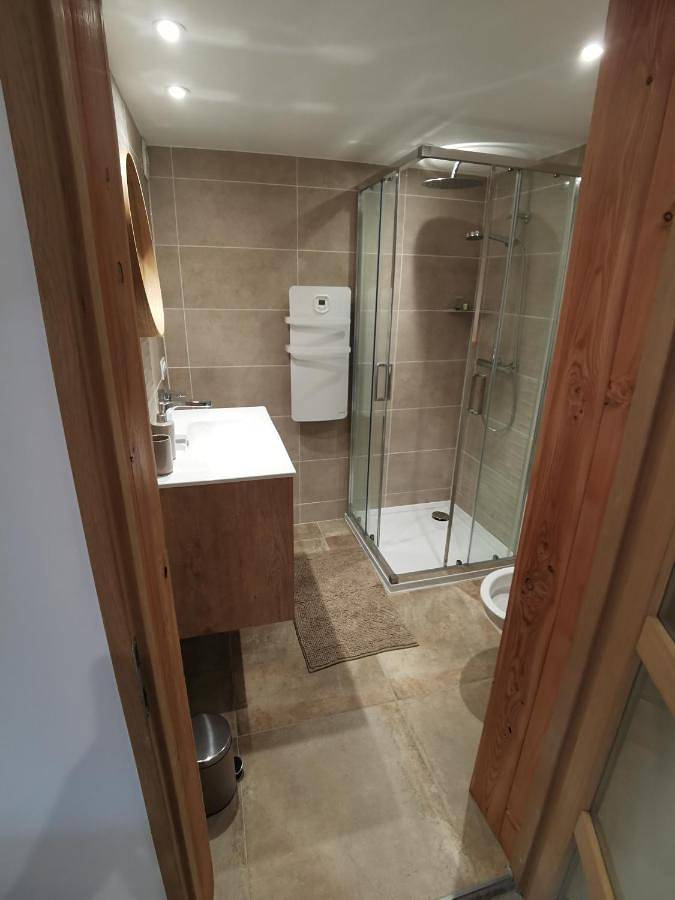 Gîte pour 4 personnes, avec vue ainsi que jardin et terrasse à L'Argentière-la-Bessée - 4