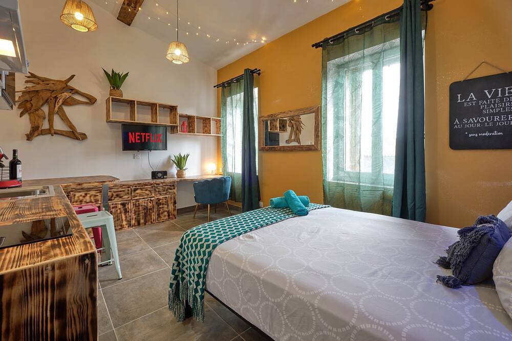 Appartement entier, Studio confort & lumineux · Clim · Centre in Carcassonne, Région de Carcassonne