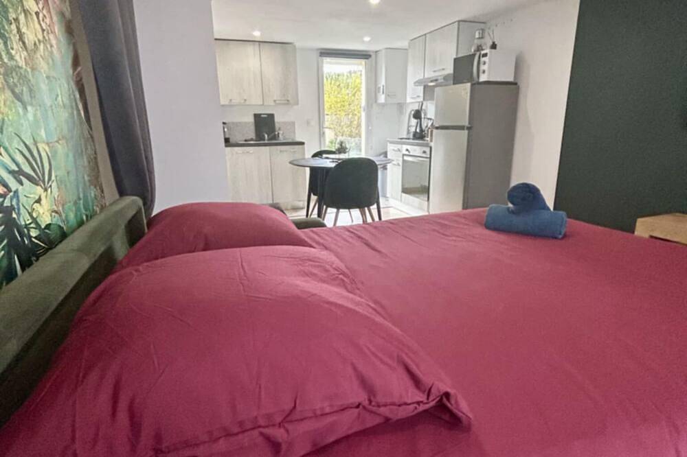 Entire apartment, Studio moutik Spa room in Lampaul-Plouarzel, Brest region