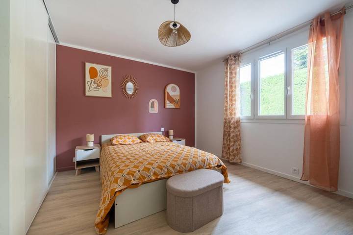 Gîte pour 4 personnes, avec terrasse et vue à Jonquerettes - 2