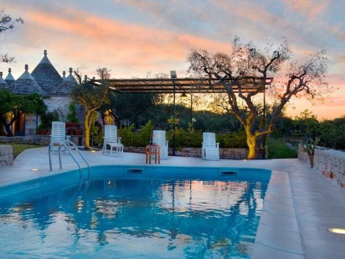 Trullo per 4 persone, con giardino e piscina, con animali domestici a Locorotondo