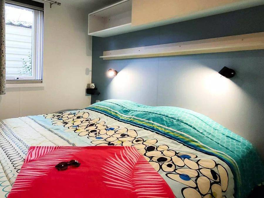 Camping Tikayan Les Cigales - Mobile home 6 persons - Colorado Standard 3 Rooms 4/6 People Air-conditioned + Tv in Le Muy, Mediterranean Coast (France)