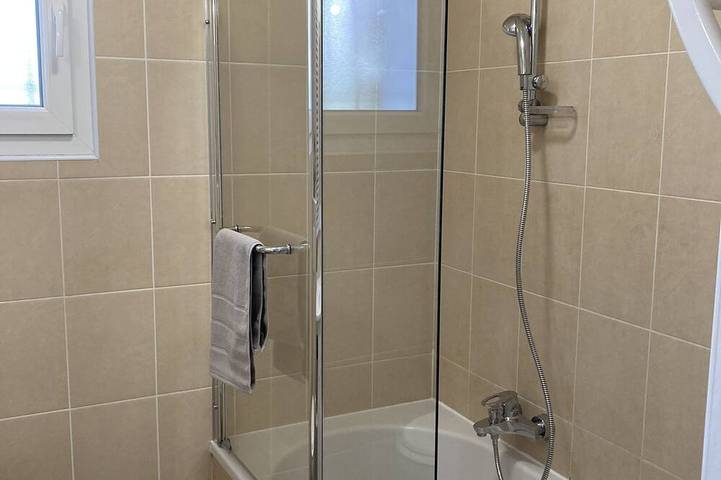 Gîte pour 2 personnes, avec jardin à La Garde - 4