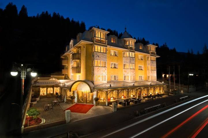 Hotel dla 3 osób, z taras i jacuzzi oraz sauna i basen, zwierzęta dozwolone w Madonna di Campiglio