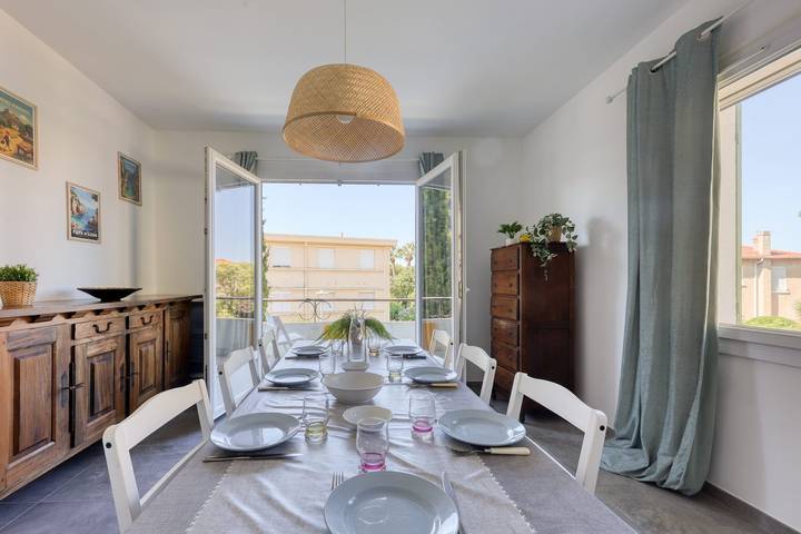 Gîte pour 6 personnes, avec balcon, adapté aux familles dans Ile De Bendor - 2