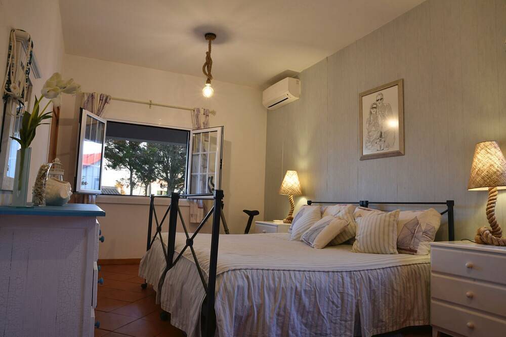 Beach Villa on the Dunes Praia de Faro with big Kayak and 2 Bicycles in Ilha de Faro, Faro