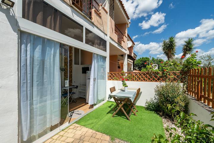 Casa vacanze 'Casa Clà 2'con terrazza privata, giardino privato e aria condizionata in Crabonaxa/Villasimius, Villasimius