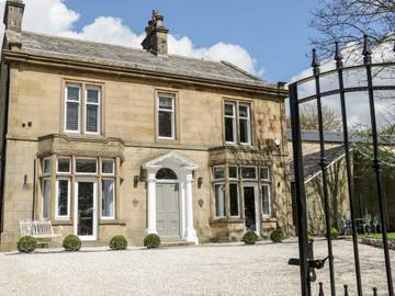Holiday Home for 12 People in Skipton, North Yorkshire, Photo 1