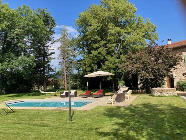 Location de vacances pour 12 personnes, avec terrasse et piscine ainsi que jardin et vue à Saint-Laurent-en-Royans - 2