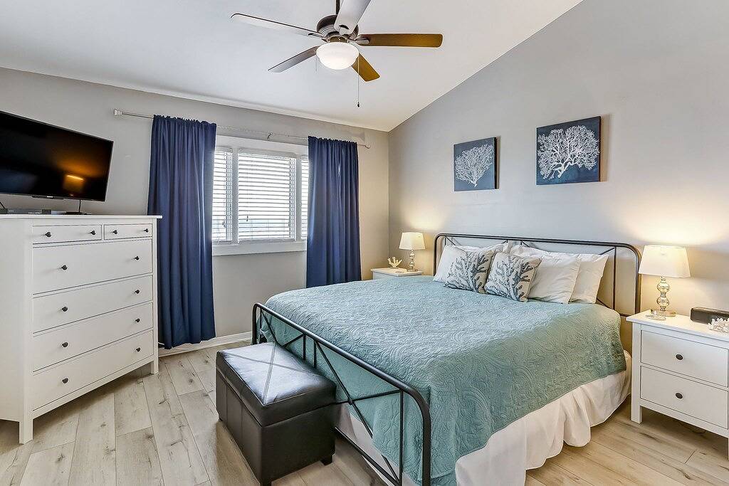 Ganze Wohnung, Renovated Ocean Front 2-Geschichte Eigentumswohnung - Zugang zu Amelia Island Golf & Beach Club in American Beach, Amelia Island